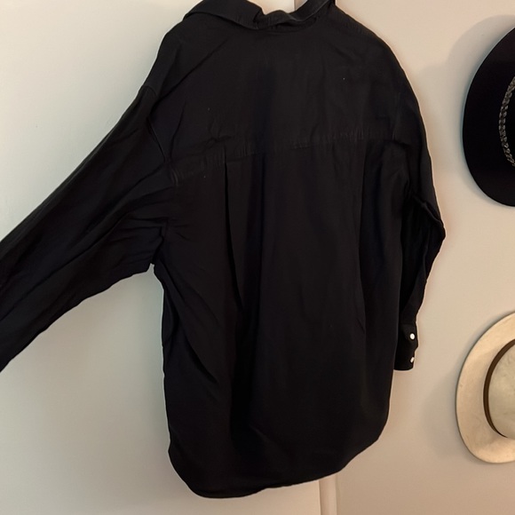 H&M Navy Button down with White buttons - Picture 5 of 5